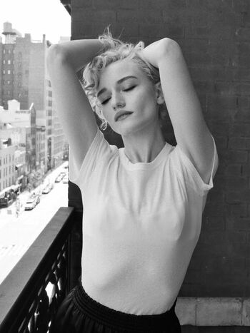 Julia Garner