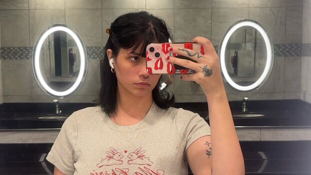 Full leaked Julia graham page private onlyfans photo