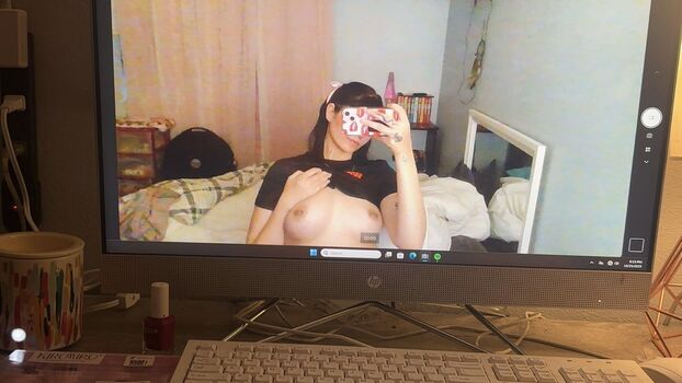 Full leaked Julia graham page private onlyfans photo