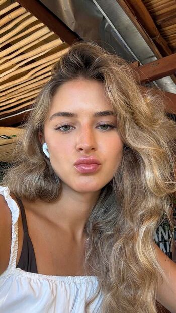 Full leaked Julia helena private onlyfans photo