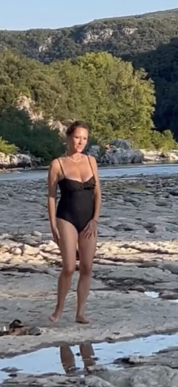 Full leaked Julia livage page private photo
