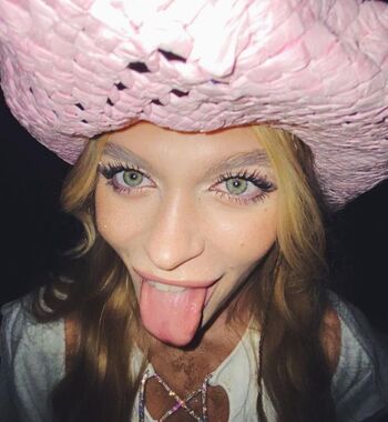 Full leaked Julia machunik private photo