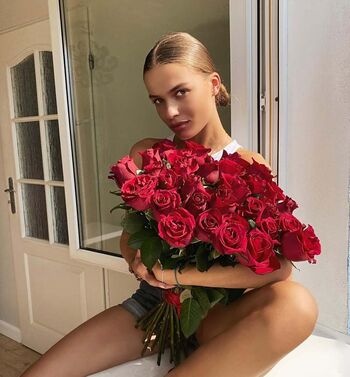 Full leaked Julia surys private photo