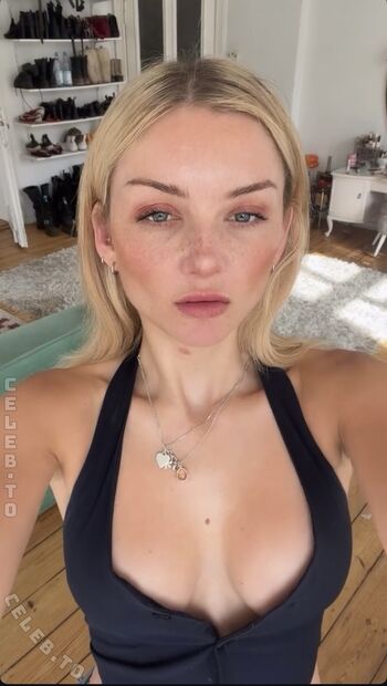 Full leaked Julia wulf private photo