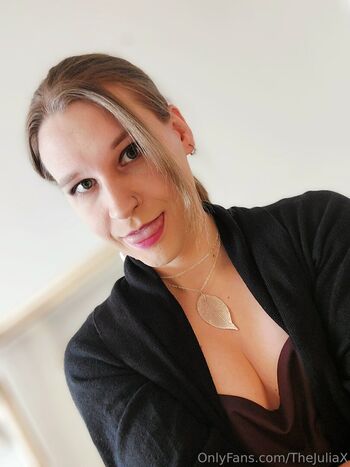 Full leaked Julia x private onlyfans photo