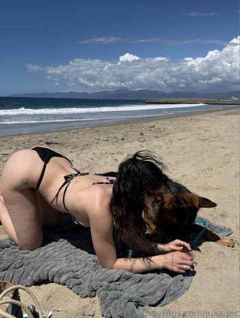 Full leaked Juliampic private photo