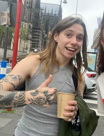 Full leaked Julien baker private photo