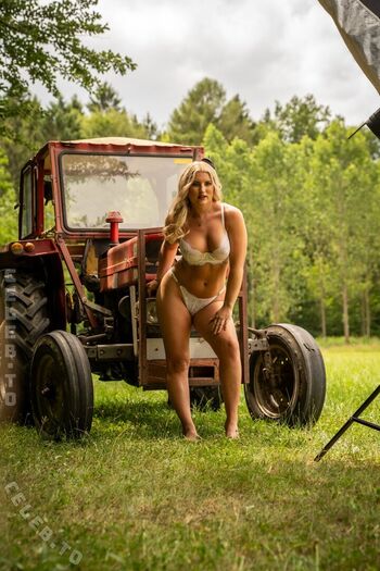 Full leaked Jungbauernkalender private photo