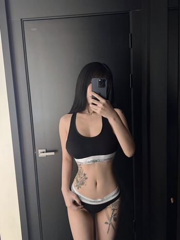 Full leaked Jyeoning private photo