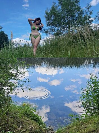 Full leaked K aila n private photo