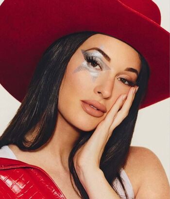 Full leaked Kacey musgraves page private photo