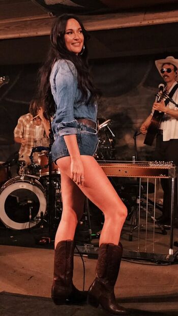 Full leaked Kacey musgraves page private photo