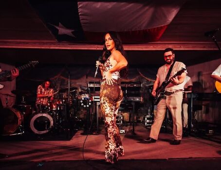 Full leaked Kacey musgraves page private photo