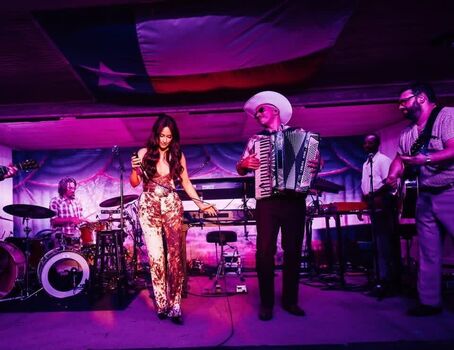 Full leaked Kacey musgraves page private photo