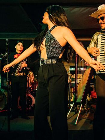 Full leaked Kacey musgraves private photo