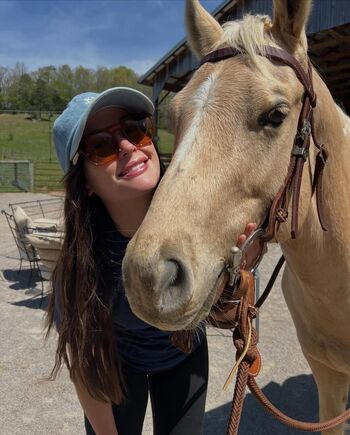Full leaked Kacey musgraves page private photo
