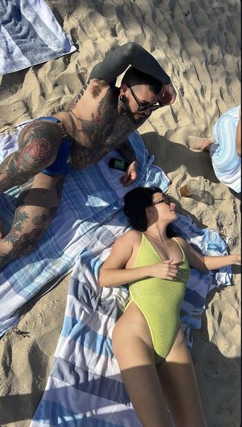 Full leaked Kacey musgraves private photo