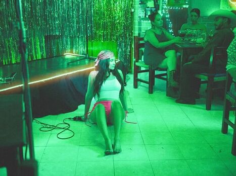 Full leaked Kacey musgraves private photo