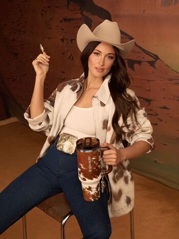 Full leaked Kacey musgraves private photo