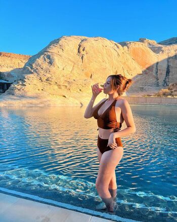 Full leaked Kaelyn private photo