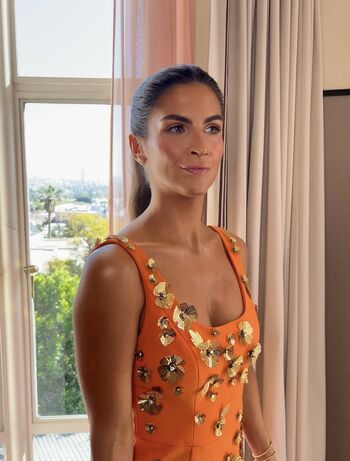 Full leaked Kaitlan collins private photo
