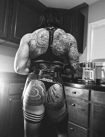 Full leaked Kalithemuscle private photo