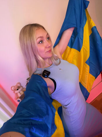 Full leaked Kandyland page private photo