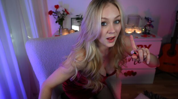 Full leaked Kandyland page private photo