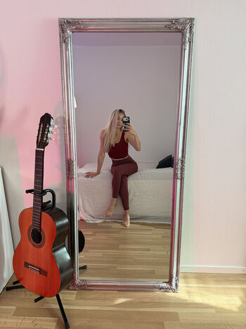 Full leaked Kandyland page private photo