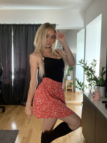 Full leaked Kandyland page private photo