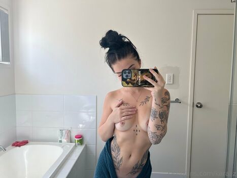 Full leaked Karaiiz private onlyfans photo