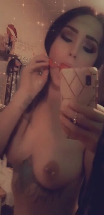 Full leaked Kareeanne singh private photo