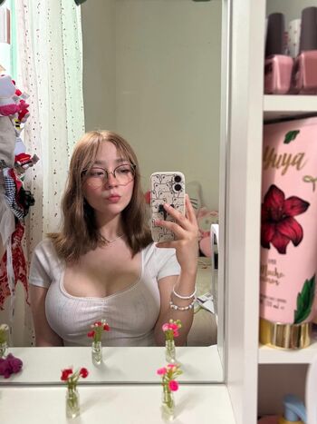 Full leaked Kareeenrobles private photo