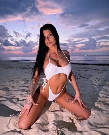 Full leaked Karine marchand private photo
