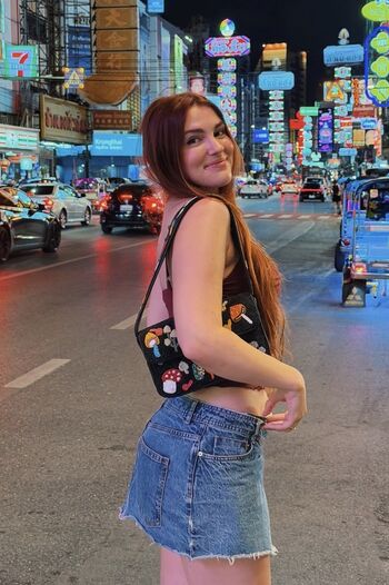 Full leaked Karissaeats private photo
