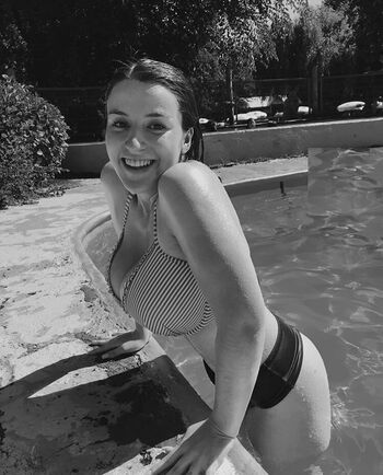 Full leaked Karlavargasb private photo