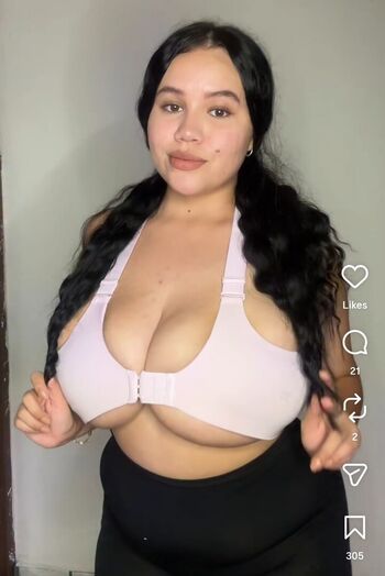 Full leaked Karlyxcurvy private photo