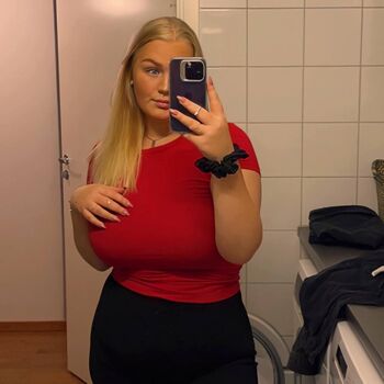 Full leaked Karolina nilsson private photo
