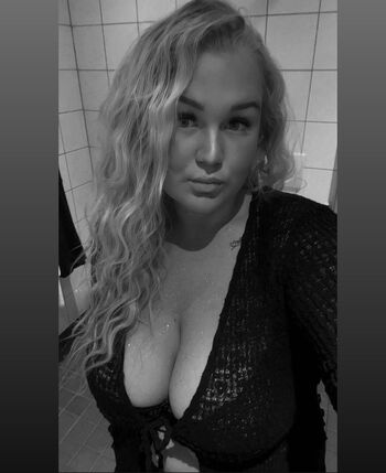Full leaked Karolina nilsson private photo