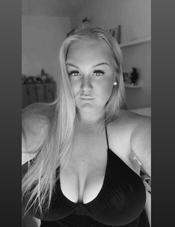 Full leaked Karolina nilsson private photo