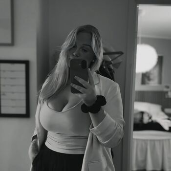 Full leaked Karolina nilsson private photo
