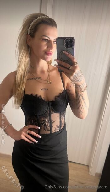 Full leaked Karolinka ofi private photo