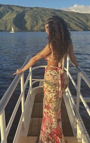 Full leaked Karolyn private photo
