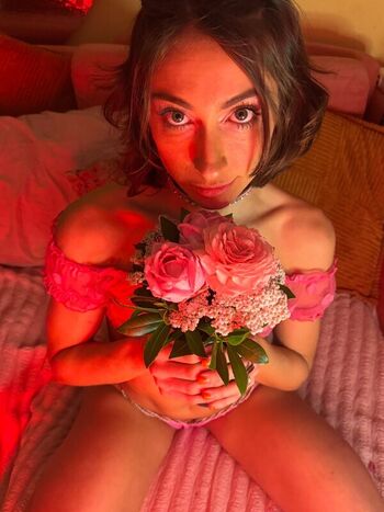Full leaked Karrrlie private photo