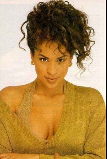 Full leaked Karyn parsons private photo