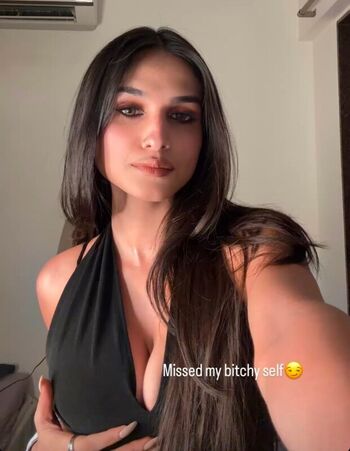 Full leaked Kashish kapoor private photo