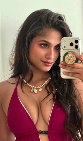 Full leaked Kashish kapoor private photo