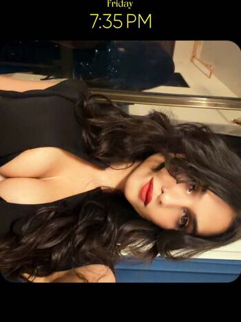 Full leaked Kashish kapoor private photo