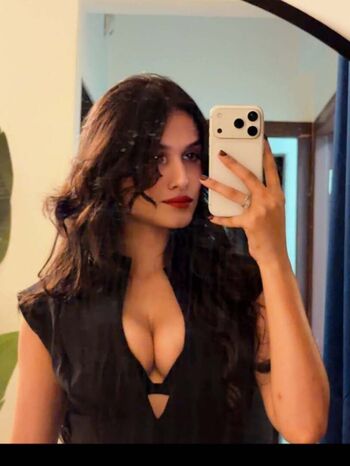 Full leaked Kashish kapoor private photo