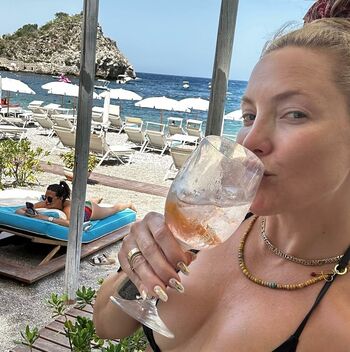 Full leaked Kate hudson private photo